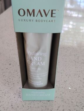 OMAVE Luxury  BODY CARE Hydrating Hand Cream -Bergamot Rosemary